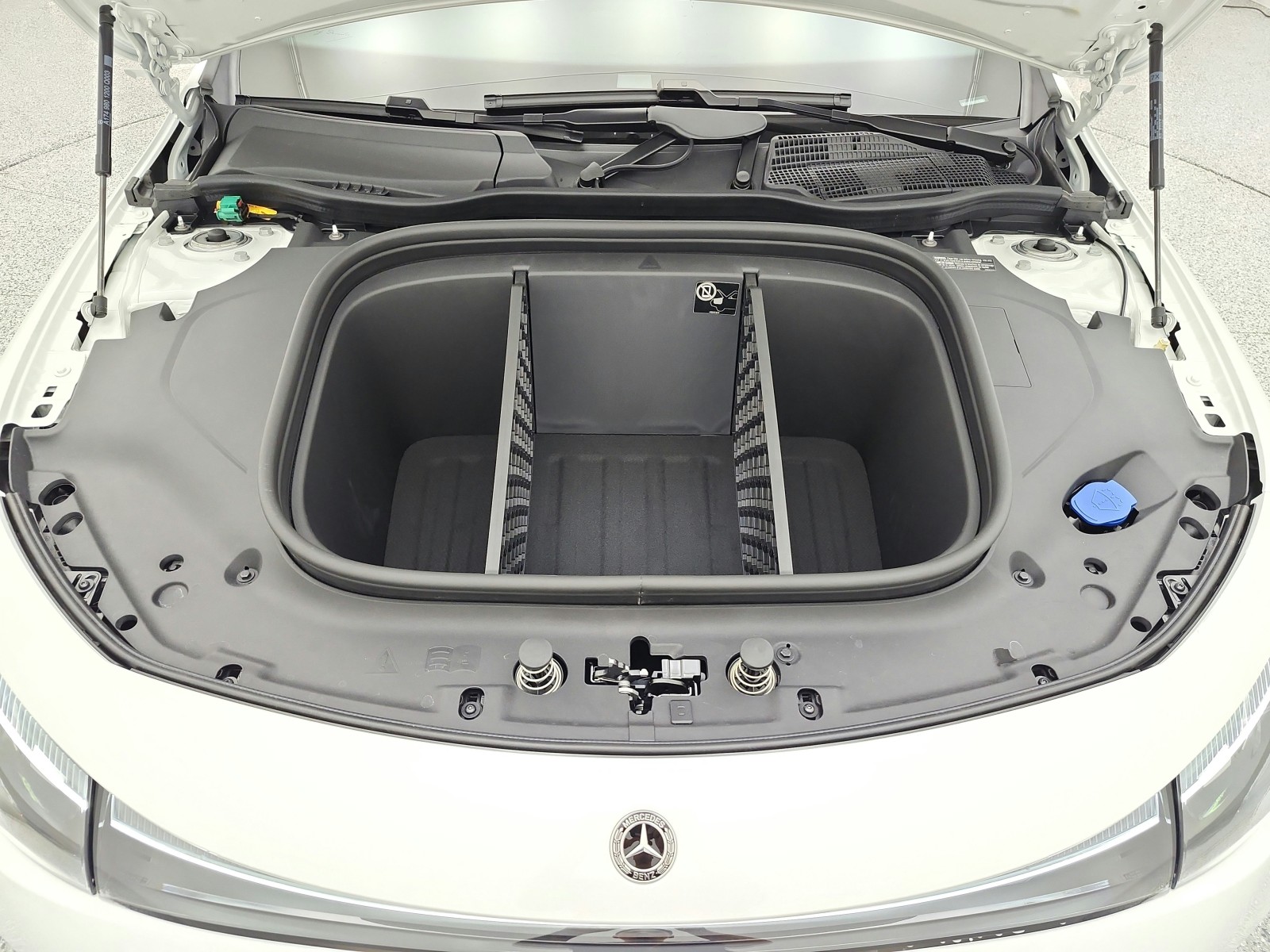 New 2027 Polar White Mercedes-Benz CLA 250+ Electric RWD image 12