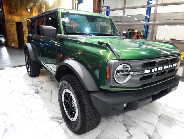 2022 Ford Bronco Big Bend 4WD in Springfield, New Jersey