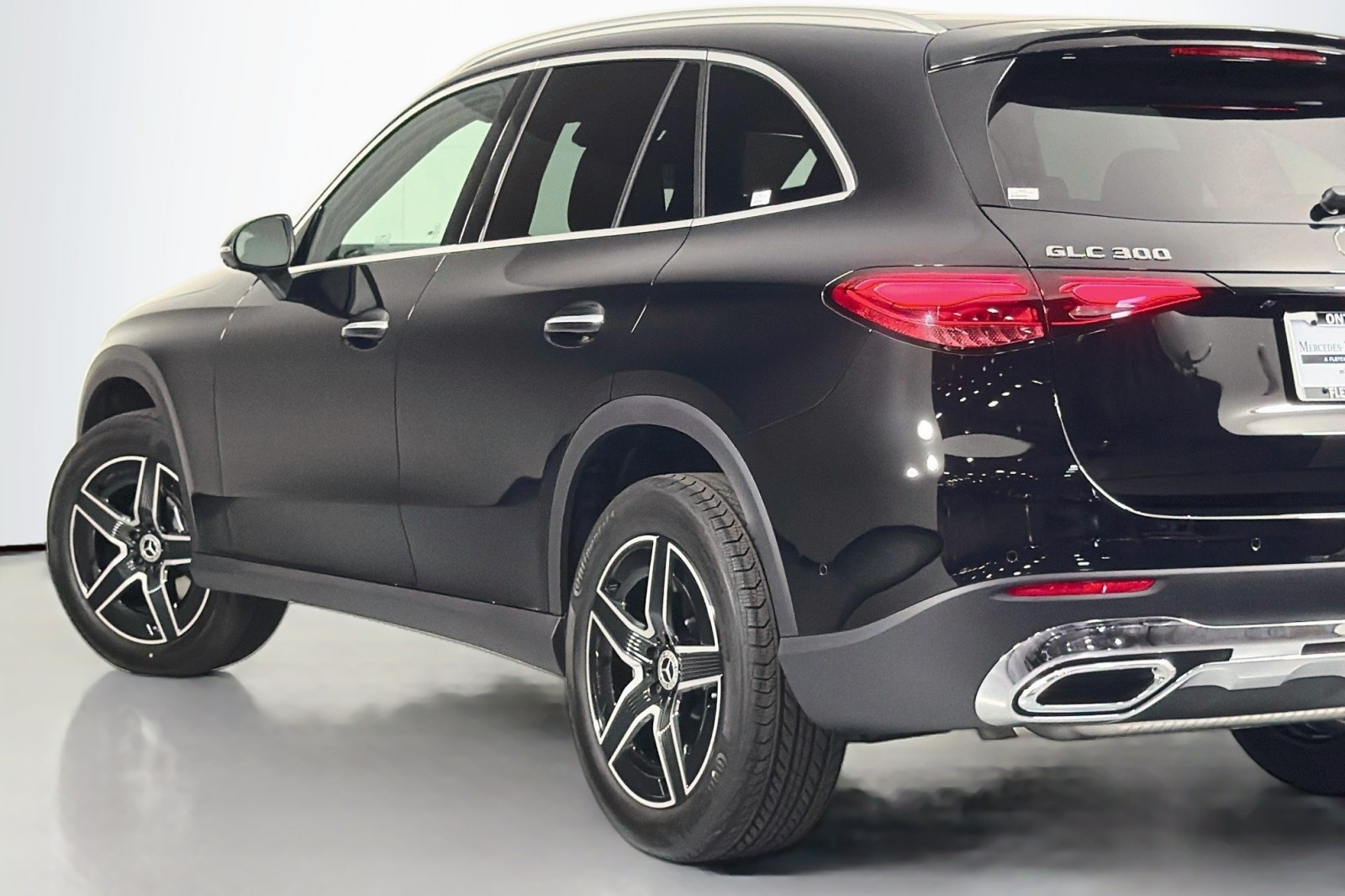 New 2026 Black Mercedes-Benz GLC 300 SUV image 10