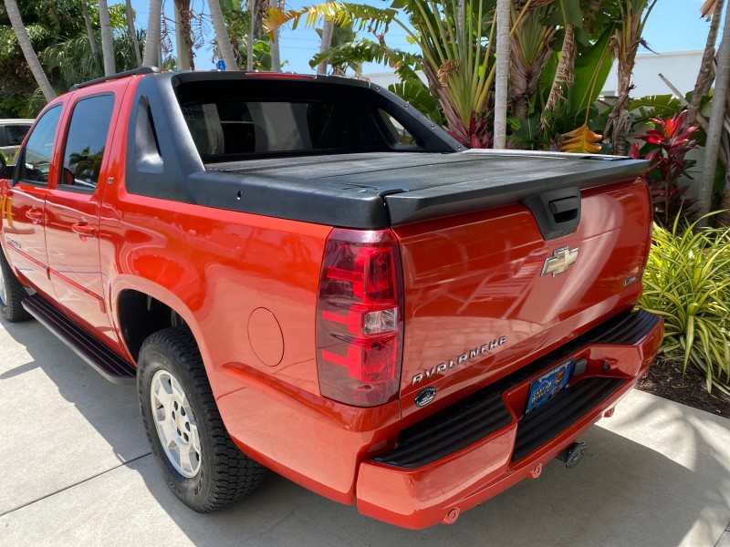 2009 Chevrolet Avalanche LT PU LOW MILES 58,696 in ,