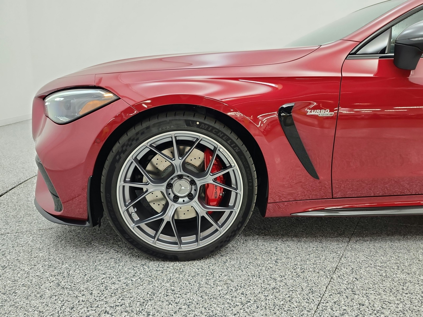 New 2027 MANUFAKTUR Patagonia Red Metallic Mercedes-Benz AMG® CLE 53 4MATIC+ Coupe image 15