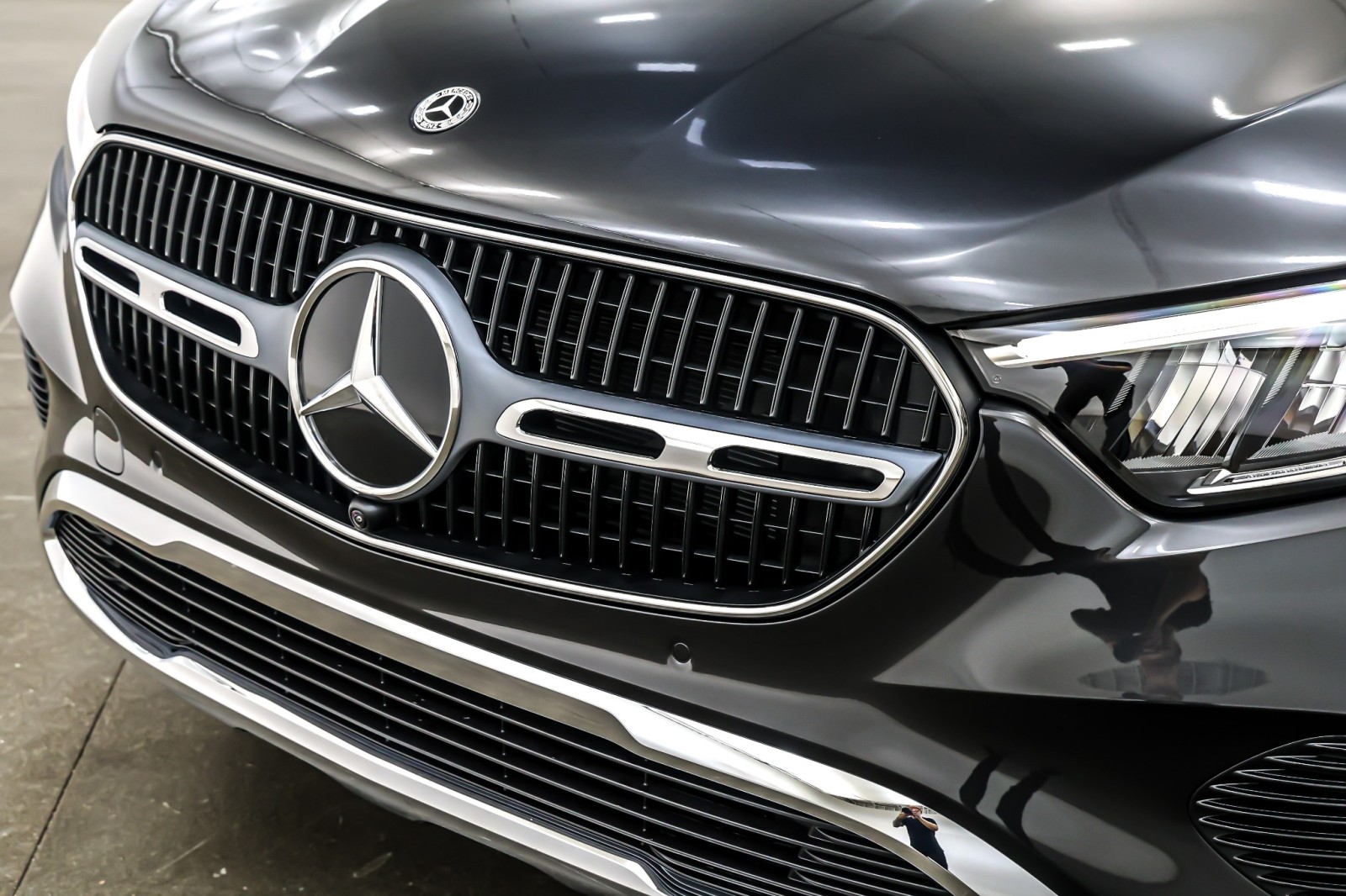 New 2026 Graphite Grey Metallic Mercedes-Benz GLC 300 image 13