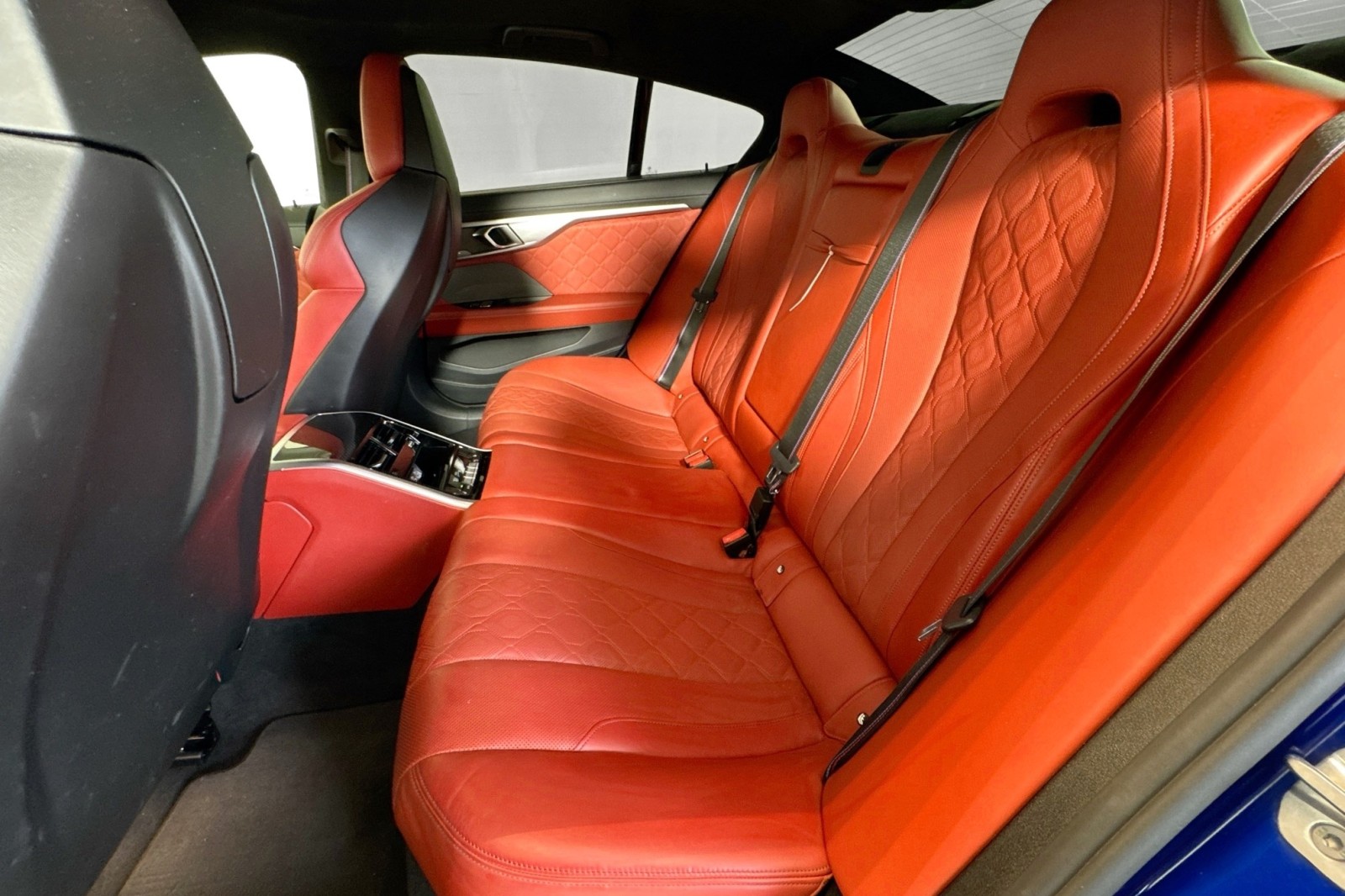 Used 2022 Marina Bay Blue Metallic BMW Competition image 22