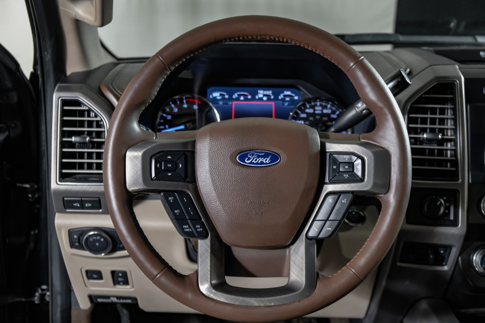 2019 Ford F-450 Limited 16