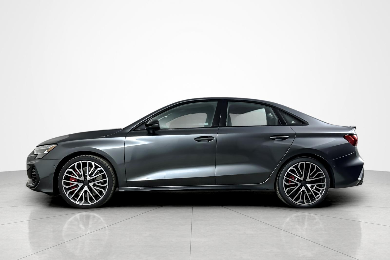 New 2026 Daytona Gray Pearl Effect Audi quattro image 3