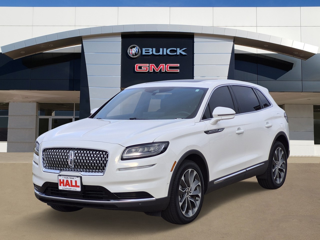 View vehicle photo 3