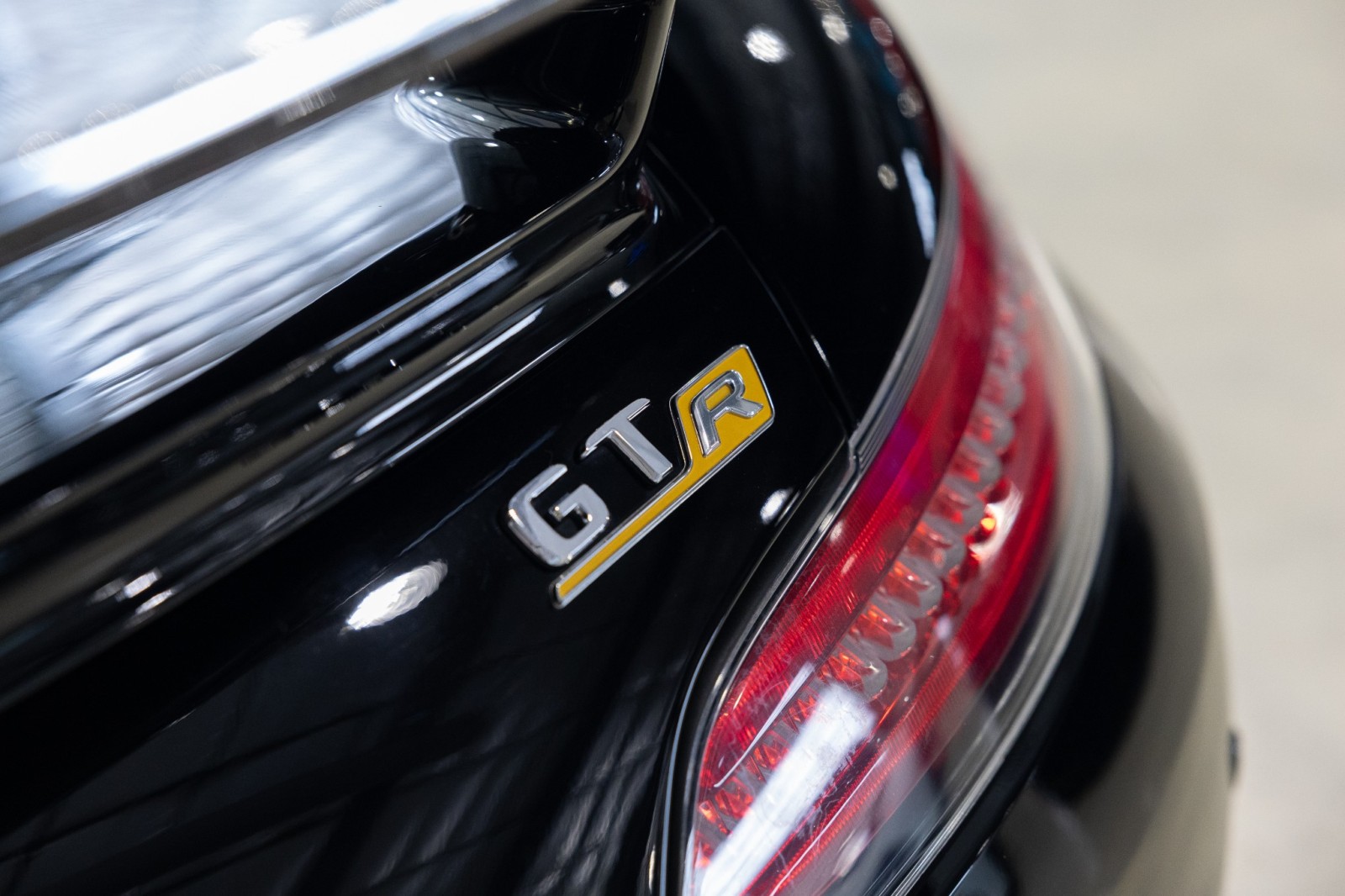 Used Car 2018 Mercedes-benz Amg Gt  Amg Gt R - Original Msrp $174,940 - Amg Exterior Carbon Fiber Package Ii - Burmester High End For Sale Under $110,000 In Boerne, Texas