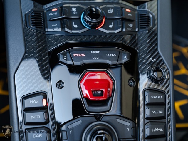 Lamborghini Aventador