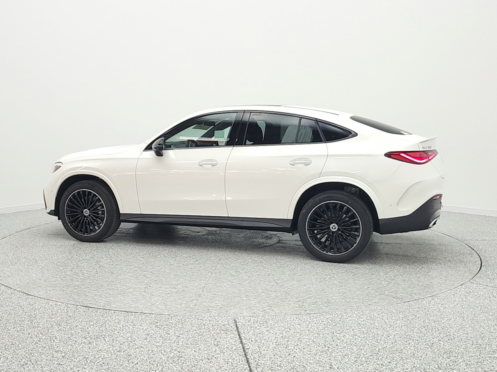 New 2026 Polar White Mercedes-Benz GLC 300 image 8