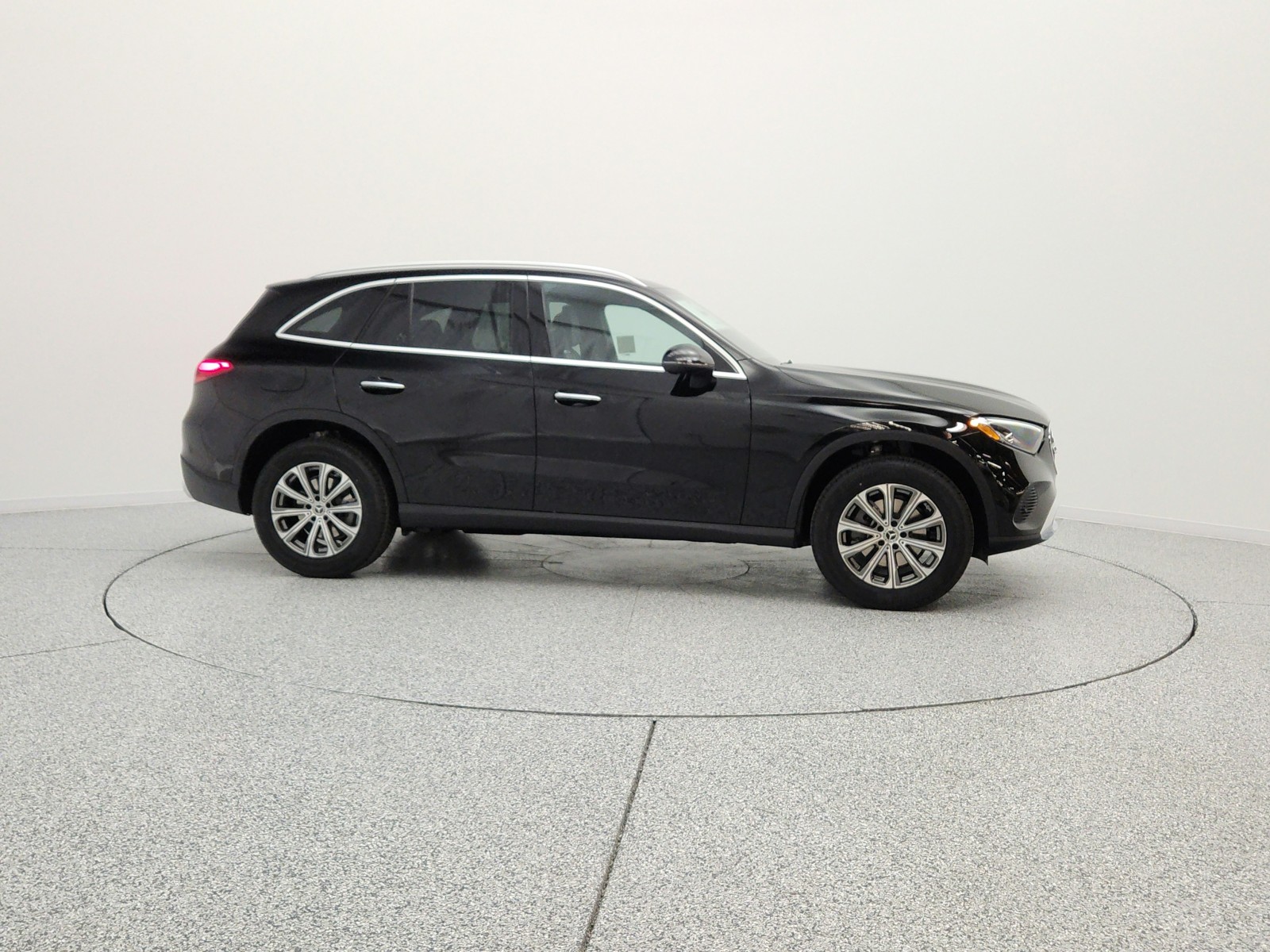 New 2026 Black Mercedes-Benz GLC 300 SUV image 4