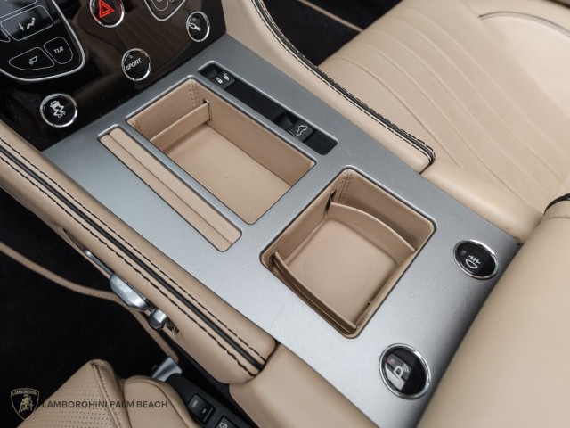 Aston Martin DB9