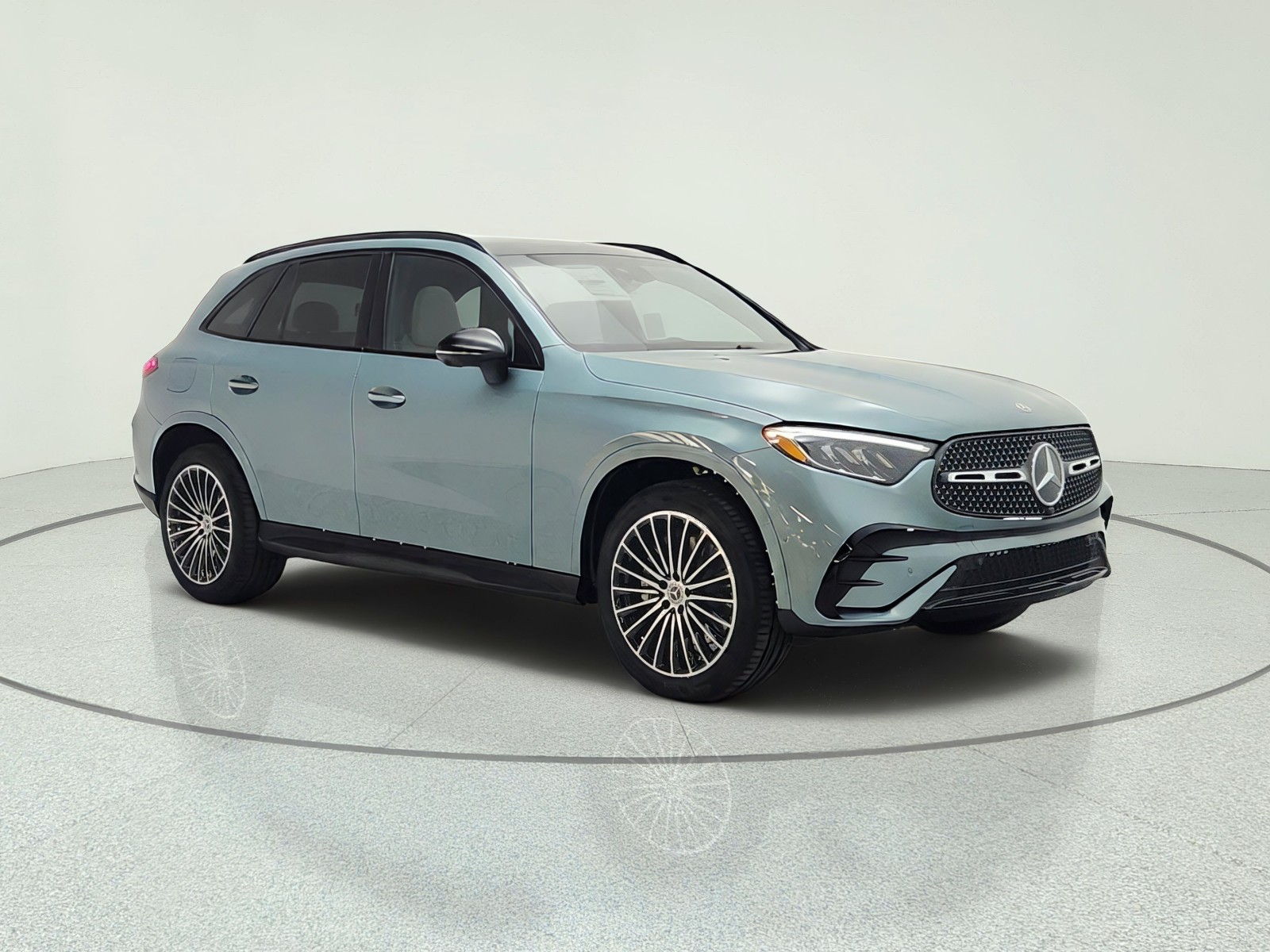 New 2027 Verde Silver Metallic Mercedes-Benz GLC 300 SUV image 3