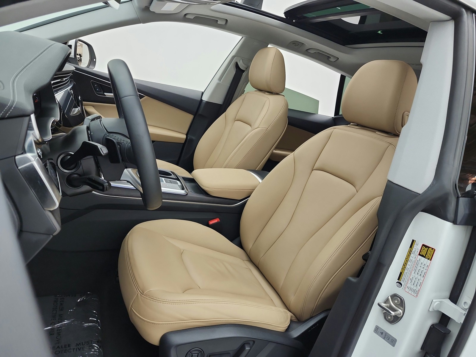Used 2023 Carrara White Audi Premium image 10