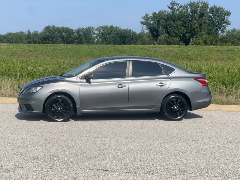 2017 Nissan Sentra SV w/ Style Package in CHESTERFIELD, Missouri