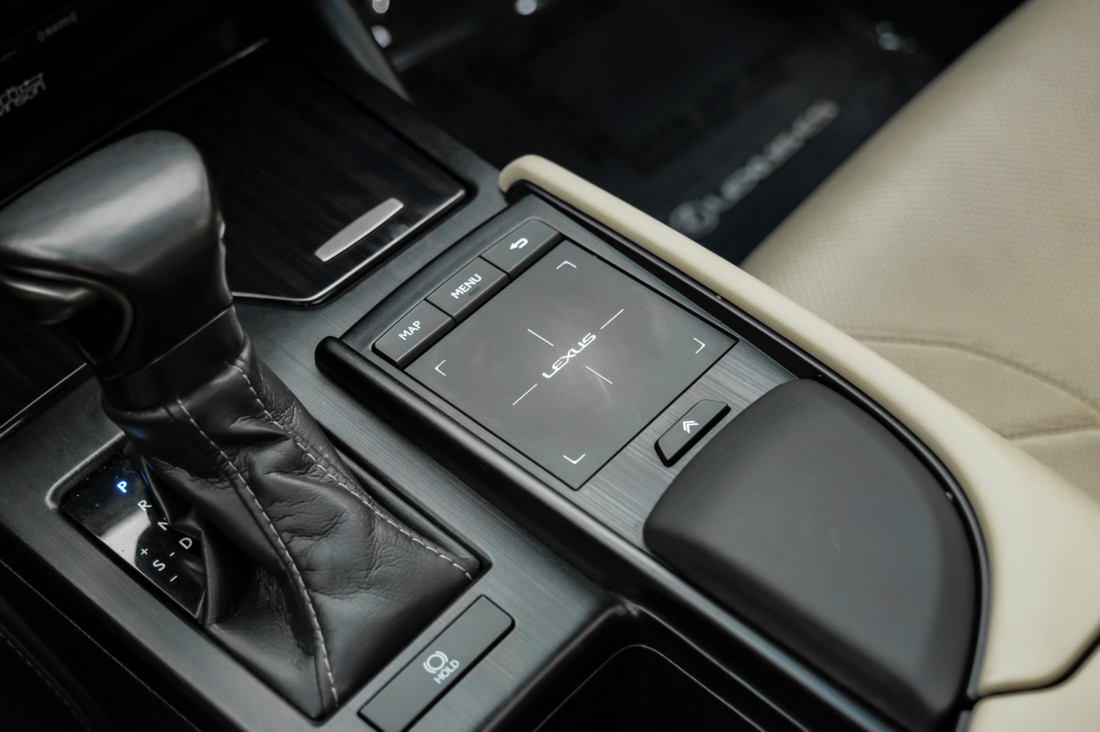 2020 Lexus ES 350 Luxury BlindSpot NavMarkLevAudio LEDLights Htd 29