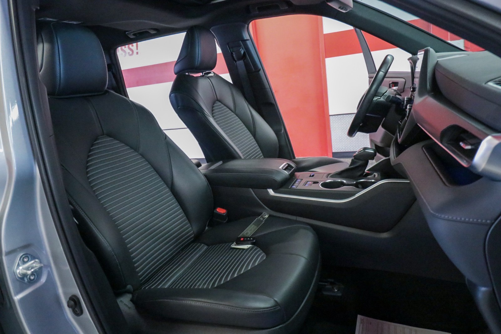 Used Car 2021 Toyota Highlander  Xse For Sale Under $35,000 In Austin, Texas