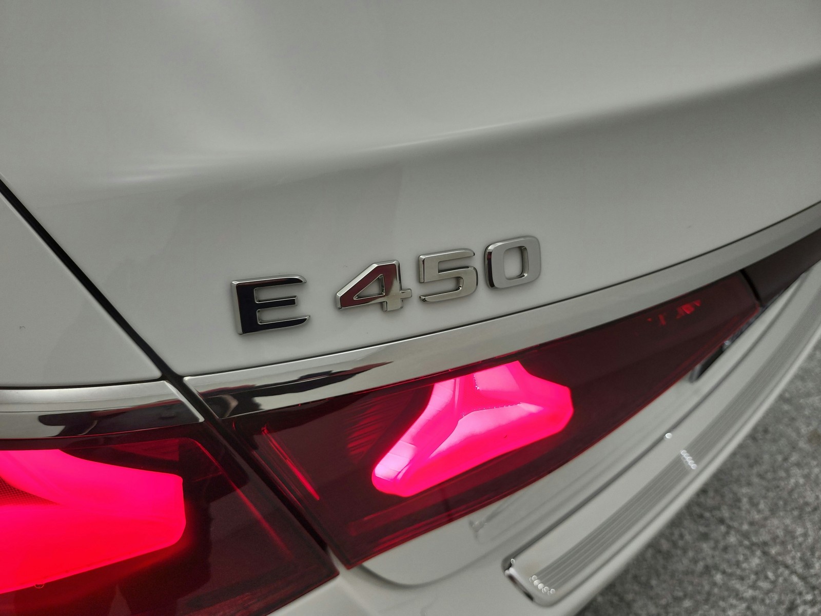 New 2026 Polar White Mercedes-Benz E 450 image 25