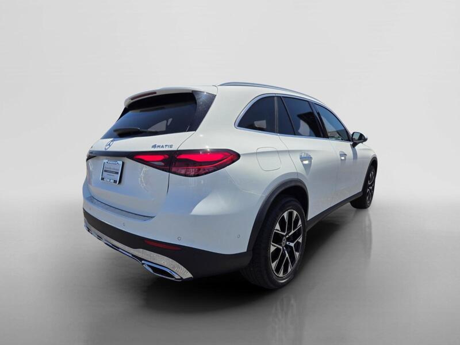 New 2026 Polar White Mercedes-Benz GLC 350e 4MATIC® SUV image 5