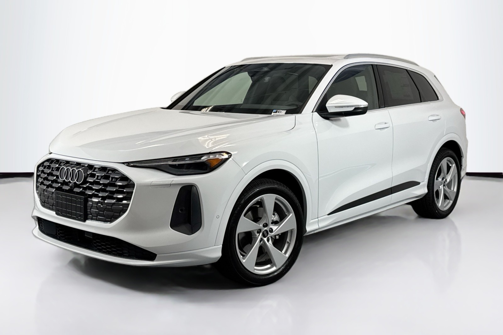 2025 Audi New Q5 Prestige's photo