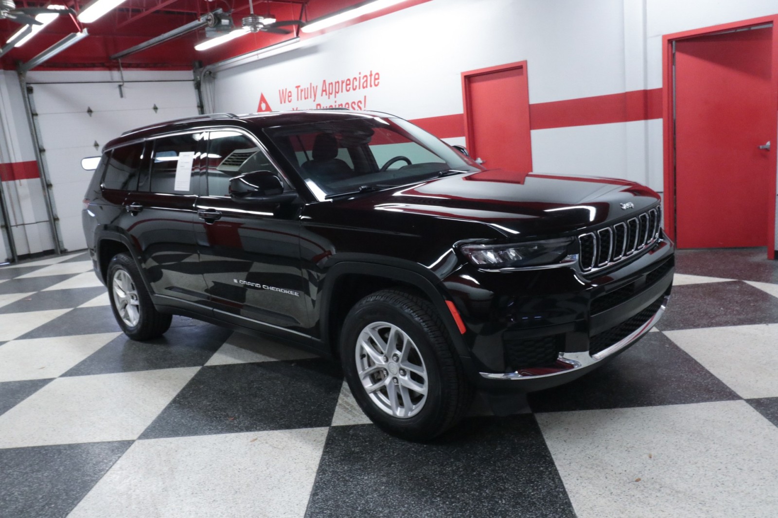 Used Car 2023 Jeep Grand Cherokee L  Laredo For Sale Under $30,000 In Austin, Texas