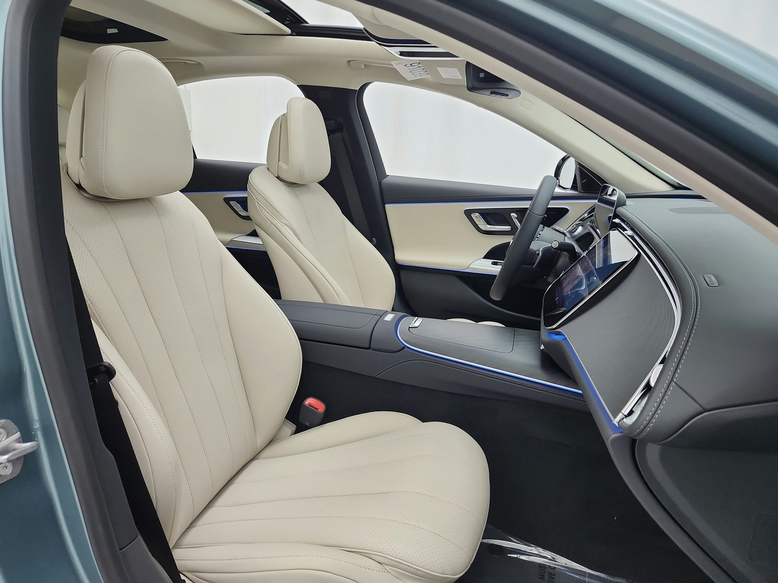 New 2027 Verde Silver Metallic Mercedes-Benz E 350 RWD Sedan image 15