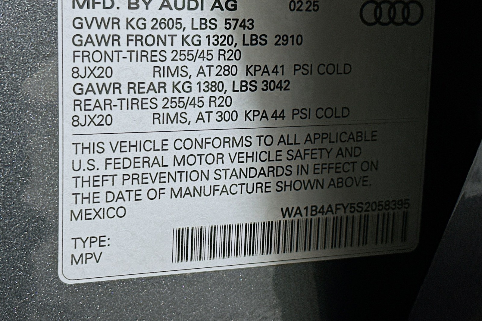 Used 2025 Daytona Gray Pearl Effect Audi Premium Plus image 24