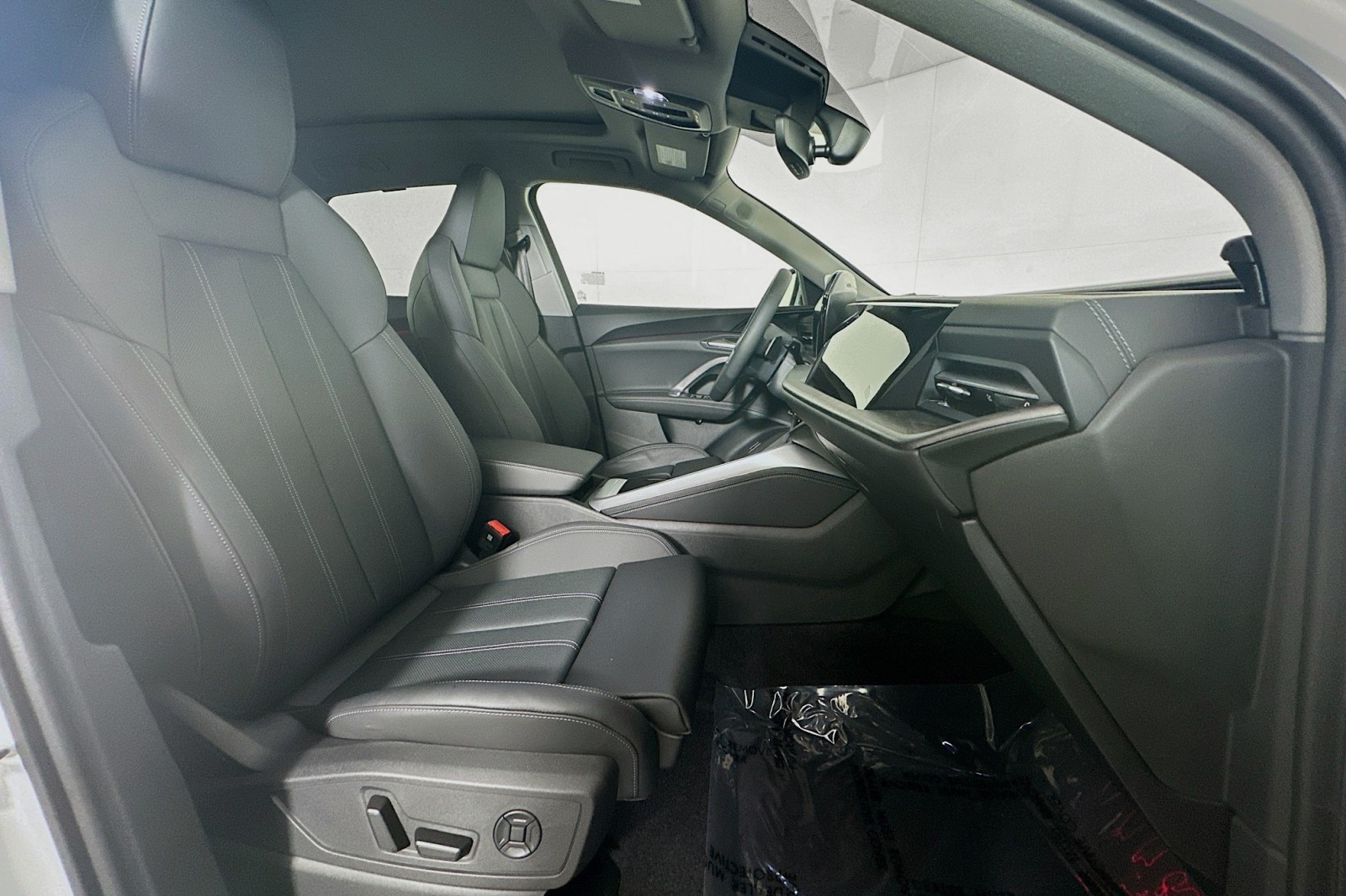 New 2025 Glacier White Metallic Audi Premium Plus image 8