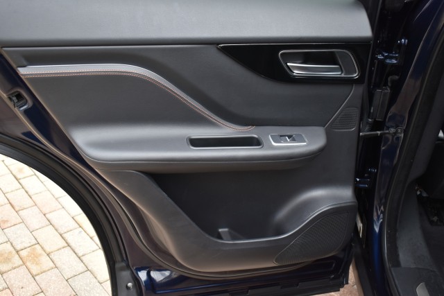 2020 Jaguar F-PACE Navi Leather Pano Glass Roof Heated Seats Rear Vie 32
