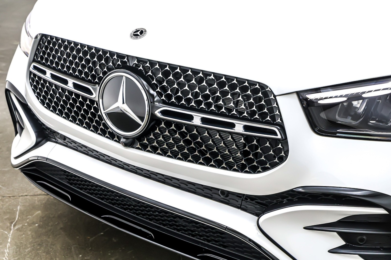 New 2026 Polar White Mercedes-Benz GLE 350 image 13