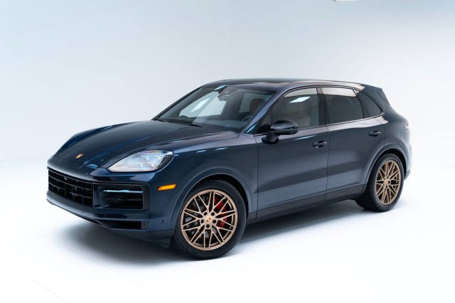 2025  Cayenne S in , 