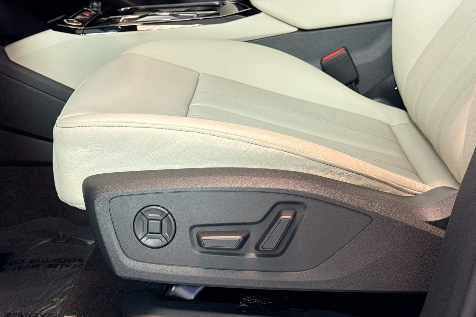 New 2025 Glacier White Metallic Audi Premium quattro image 16