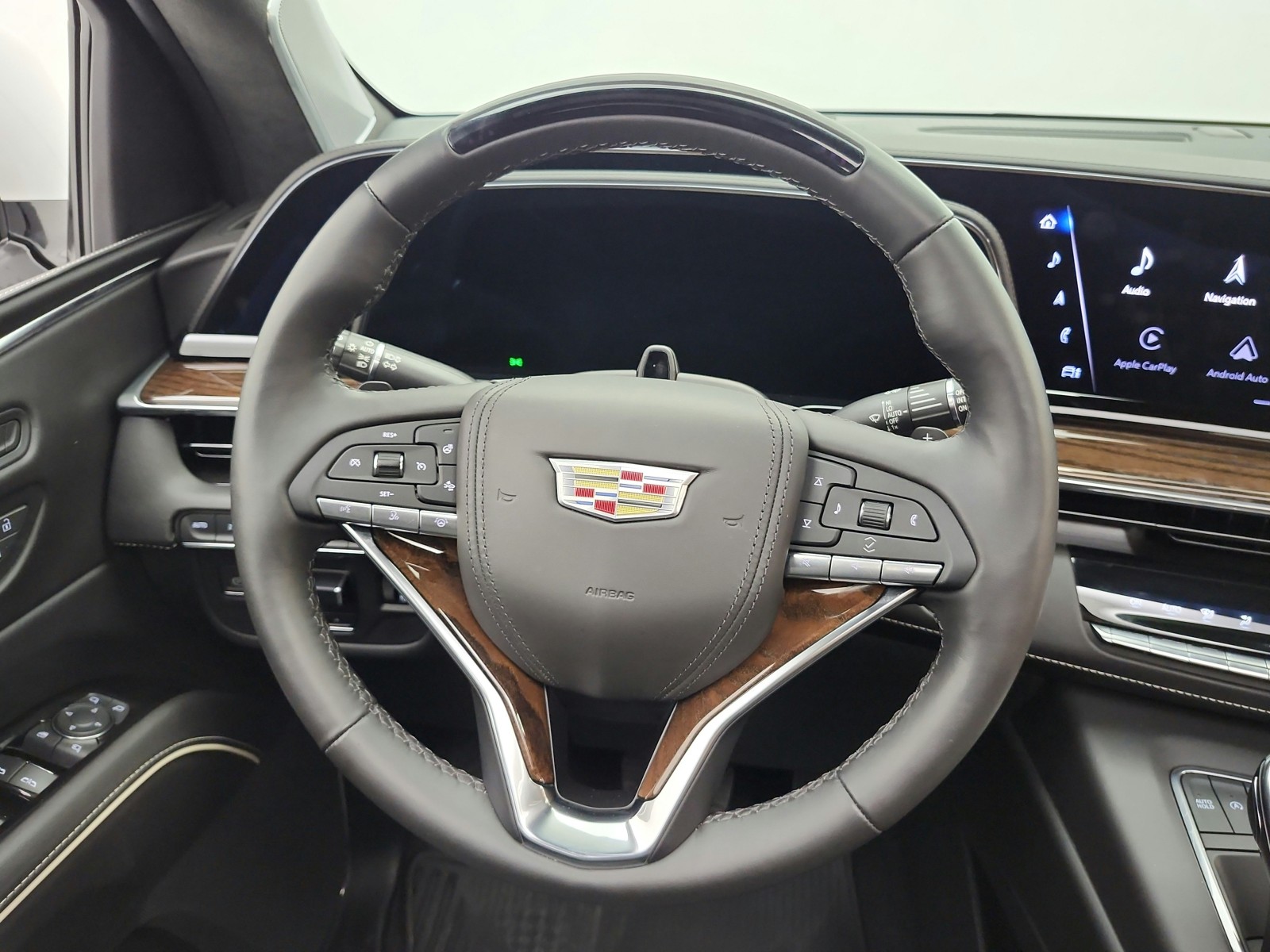 Used 2022 Crystal White Tricoat Cadillac 4WD 4dr Sport Platinum image 31