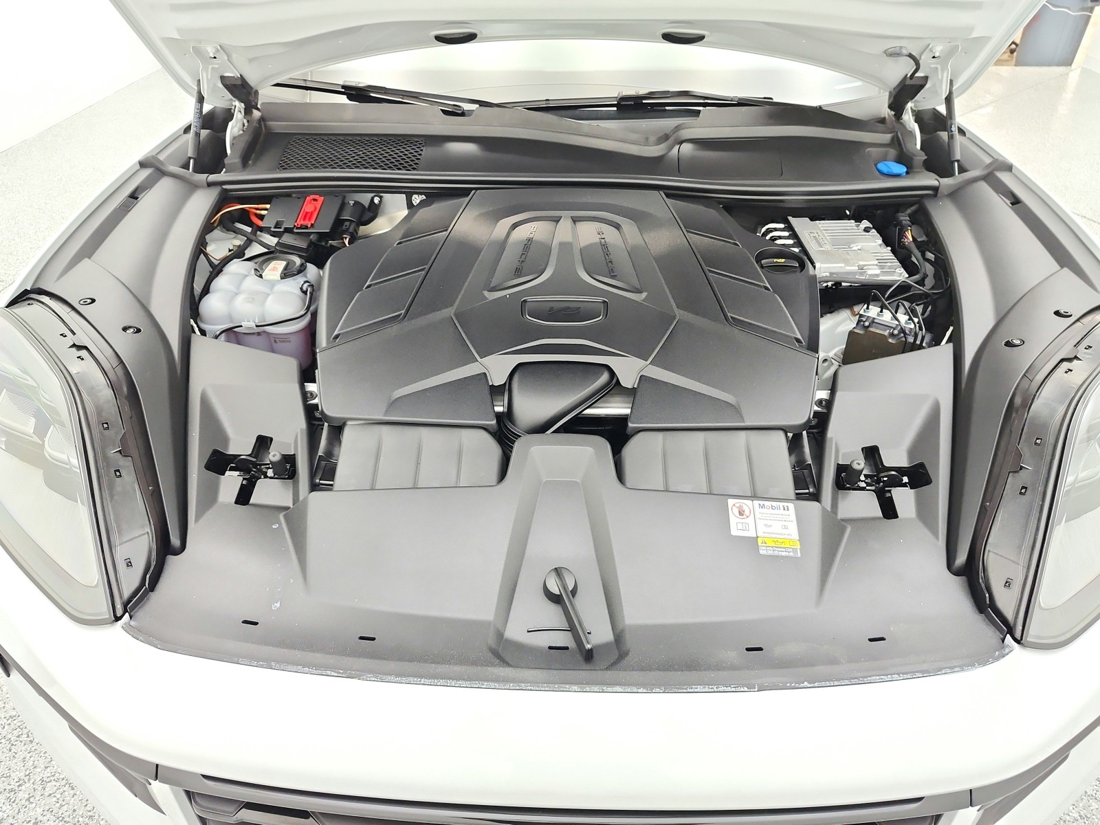 Used 2024 White Porsche Coupe AWD image 25