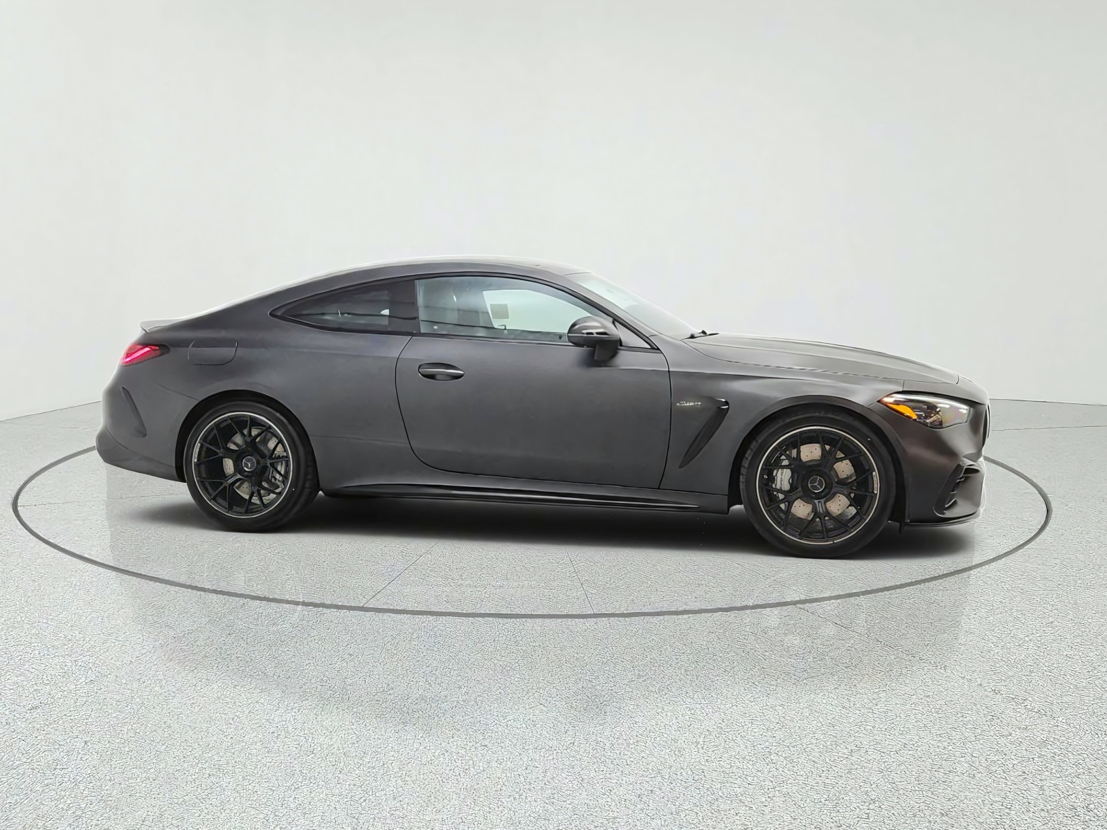 New 2027 MANUFAKTUR Graphite Grey Magno Mercedes-Benz AMG® CLE 53 4MATIC+ Coupe image 4