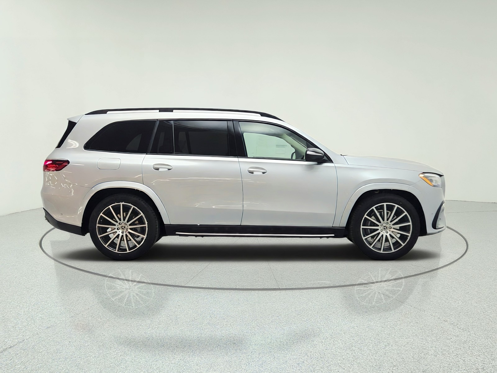 New 2026 Cirrus Silver Metallic Mercedes-Benz GLS 450 4MATIC® SUV image 4