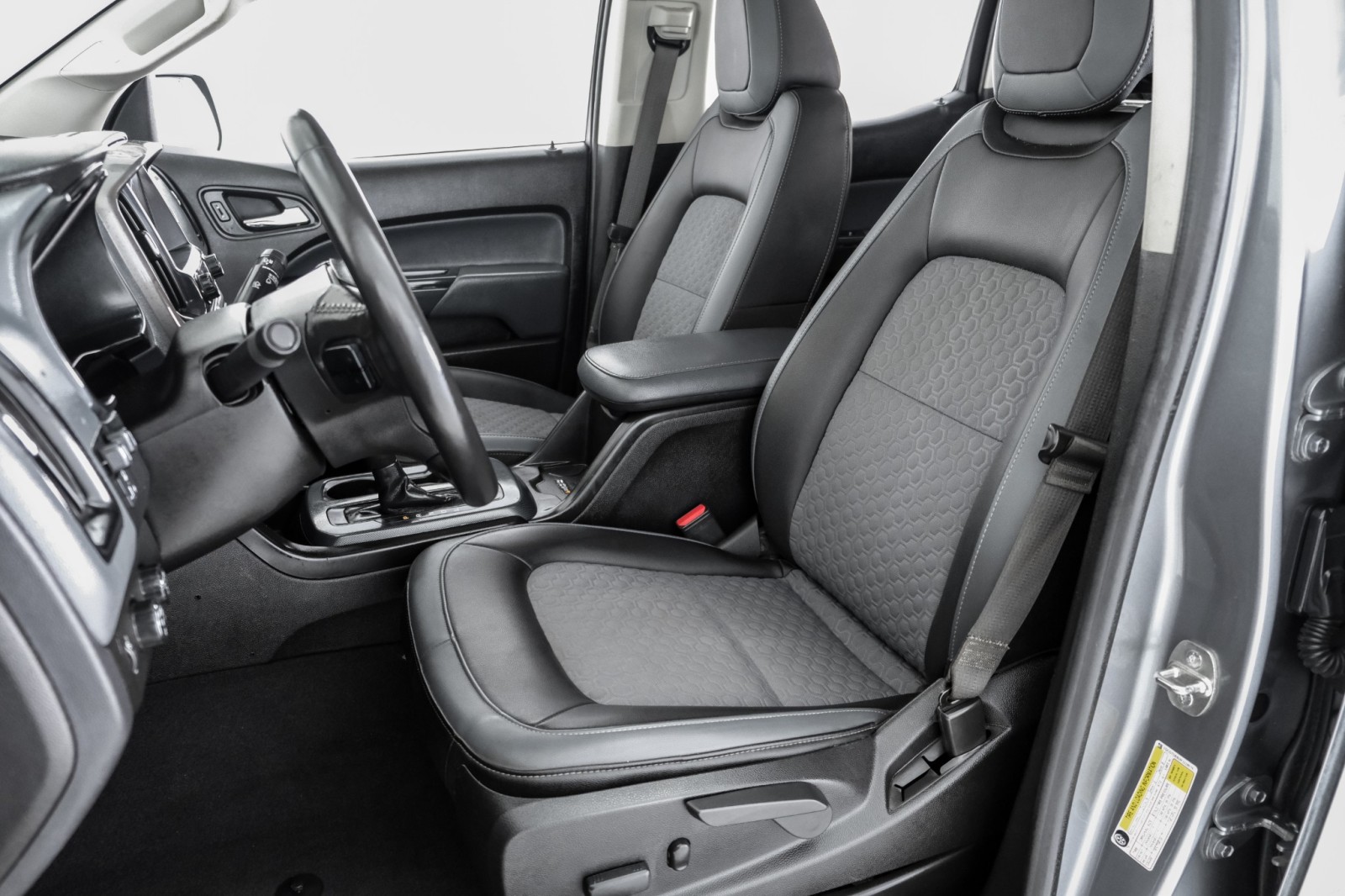 2019 Chevrolet Colorado Z71 CREW CAB 4WD AUTOMATIC HEATED SEATS REAR CAMER 4