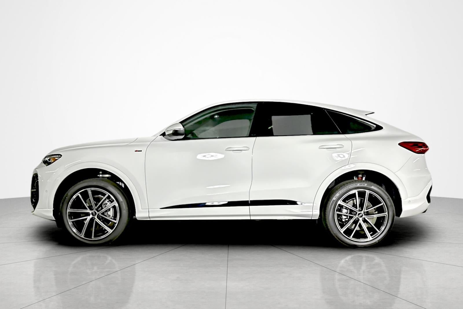 New 2026 Arkona White Audi Premium Plus 2.0 TFSI quattro image 3