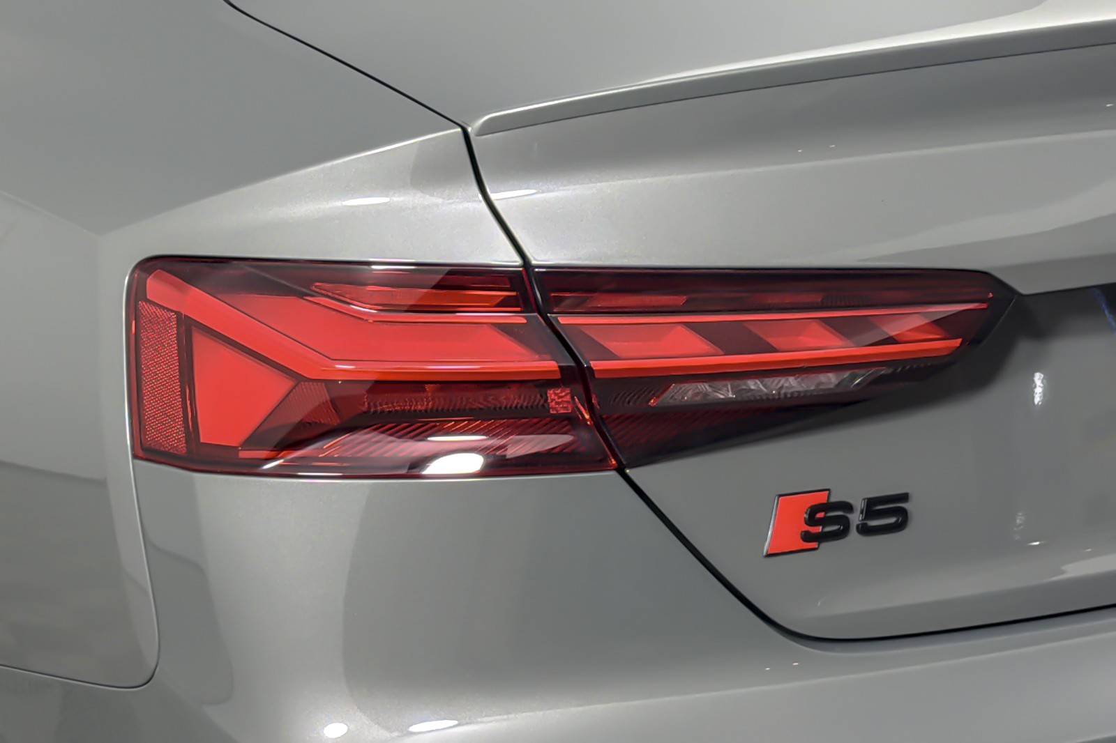 Used 2023 Chronos Gray Metallic Audi Premium Plus 3.0 TFSI quattro image 26