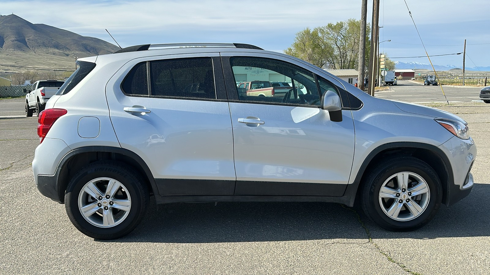 2021 Chevrolet Trax LT AWD 2