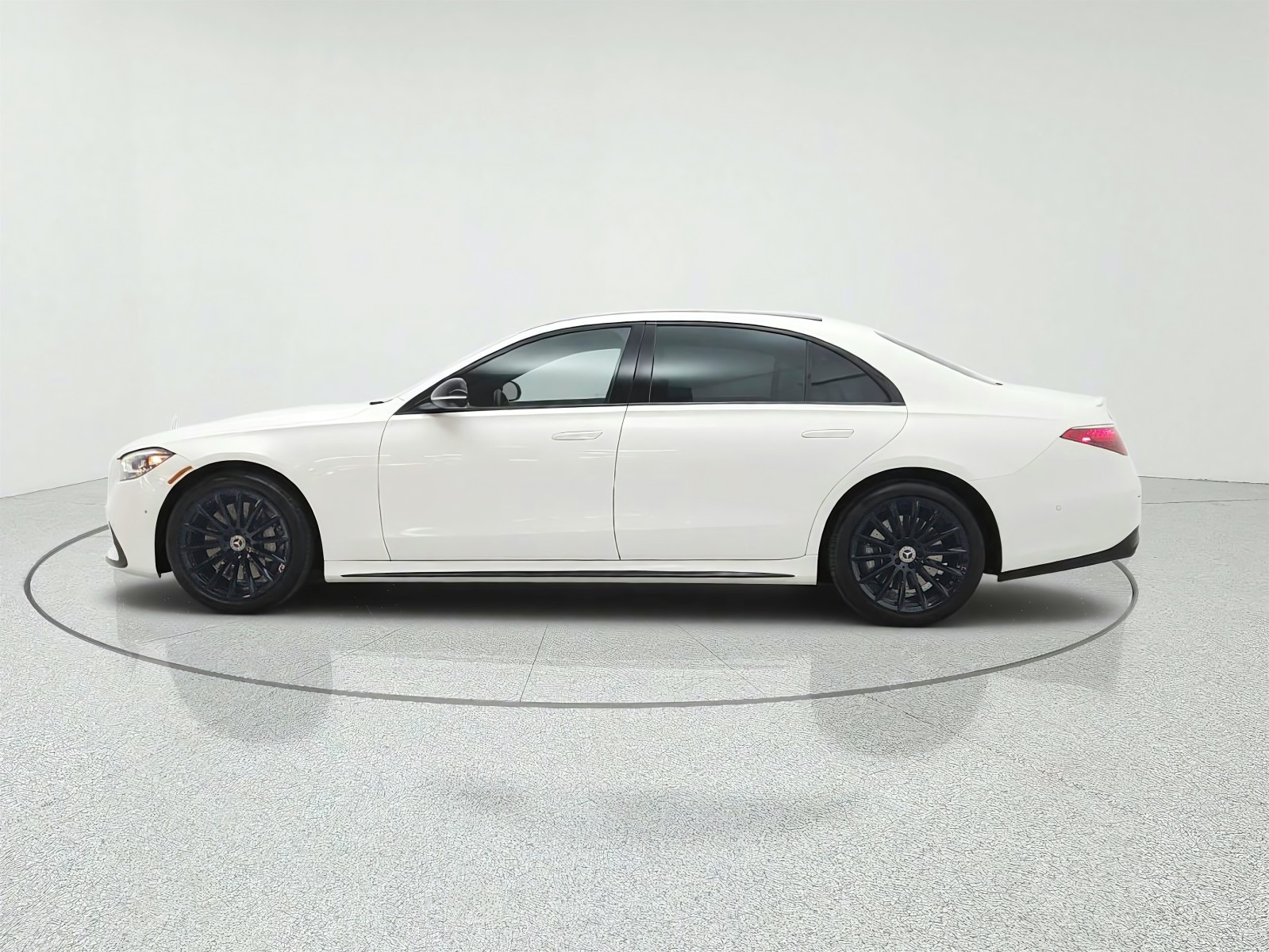 Certified Used 2023 MANUFAKTUR Diamond White Mercedes-Benz S 500 4MATIC® Sedan image 8
