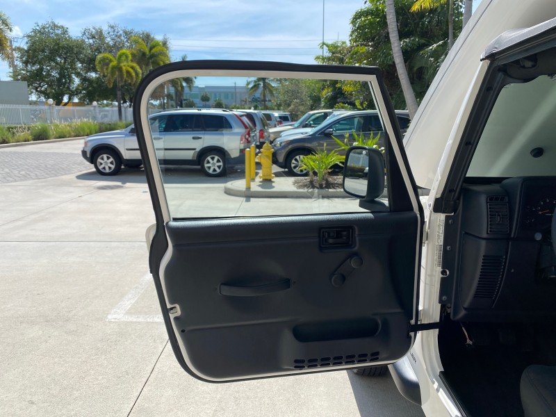 2005 Jeep Wrangler SE 4WD LOW MILES 29,371 1 OWNER in ,