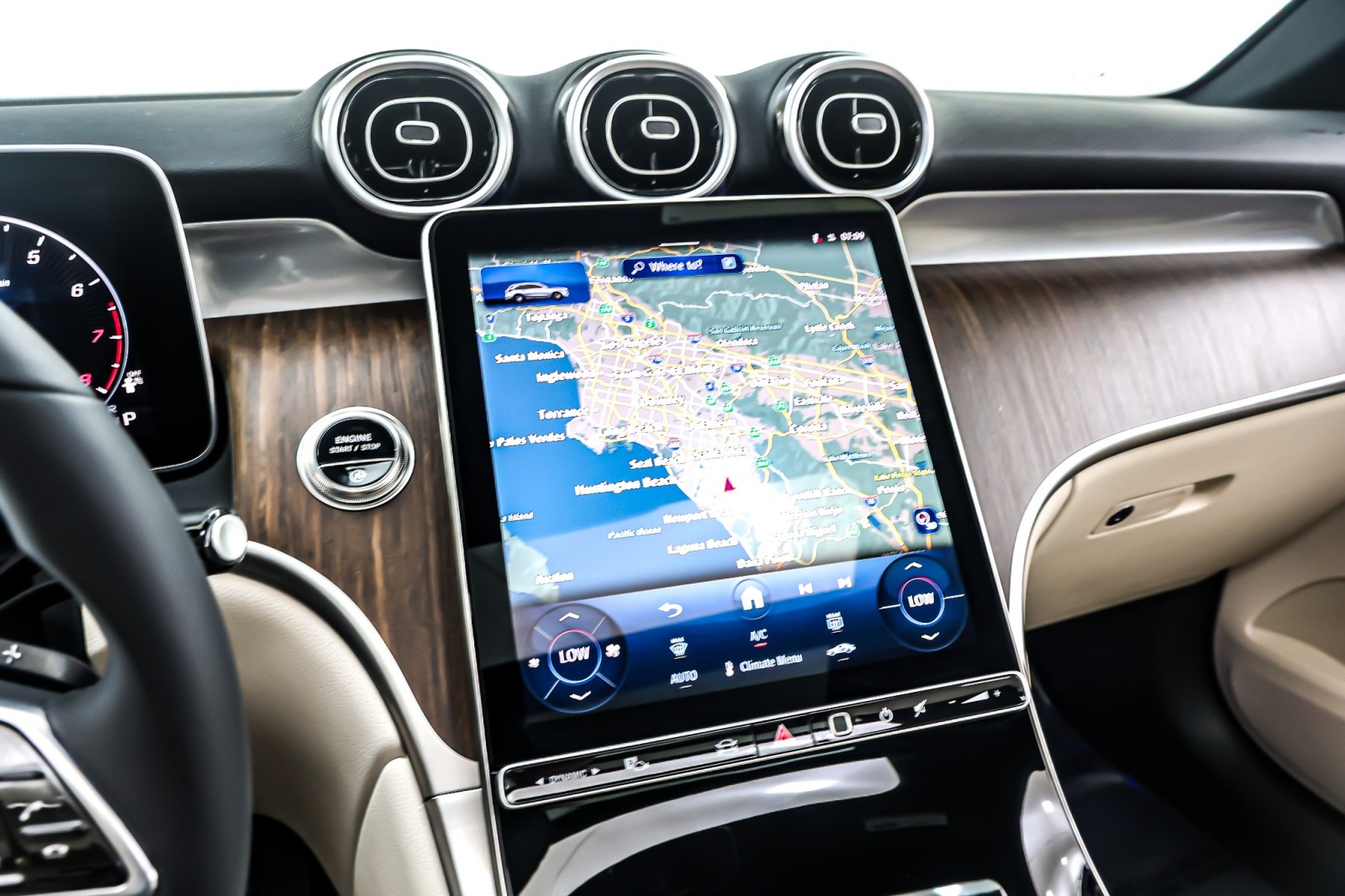 New 2026 Polar White Mercedes-Benz GLC 300 SUV image 6