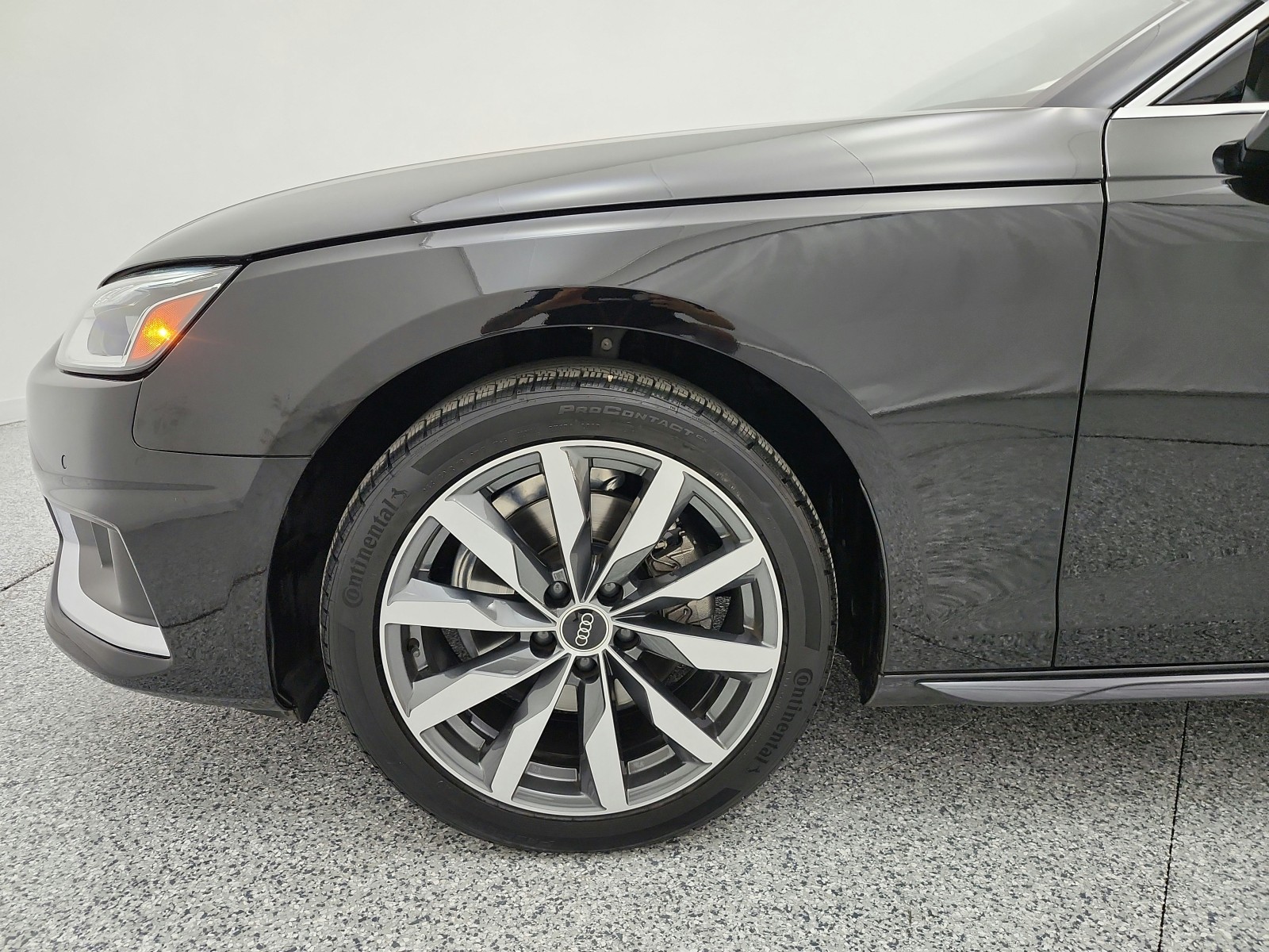 Used 2023 Brilliant Black Audi Premium image 18
