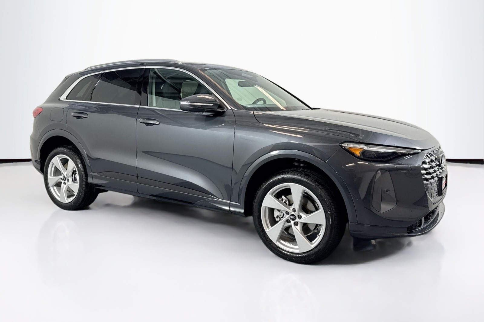 2025 Audi New Q5 Premium Plus's photo