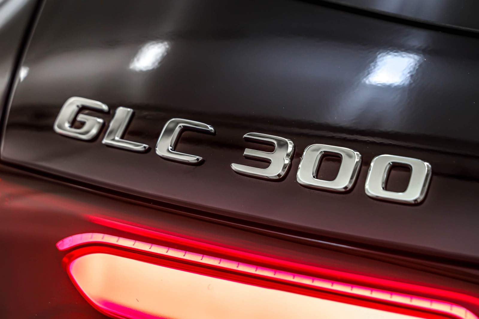 New 2026 Black Mercedes-Benz GLC 300 SUV image 9