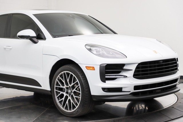 2021 Porsche Macan S 12