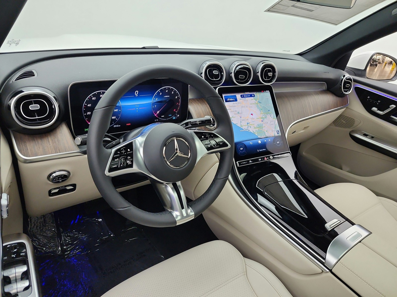 New 2027 Polar White Mercedes-Benz GLC 300 SUV image 9