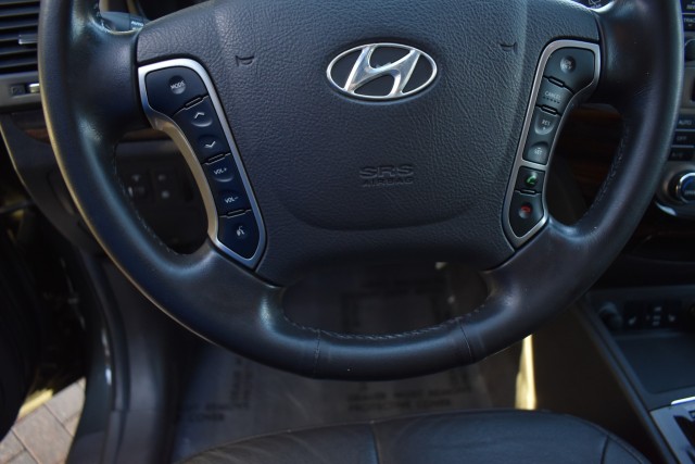 2011 Hyundai Santa Fe Keyless Entry Heated F/Seats Sunroof Bluetooth Infinity Sound $30,290 17