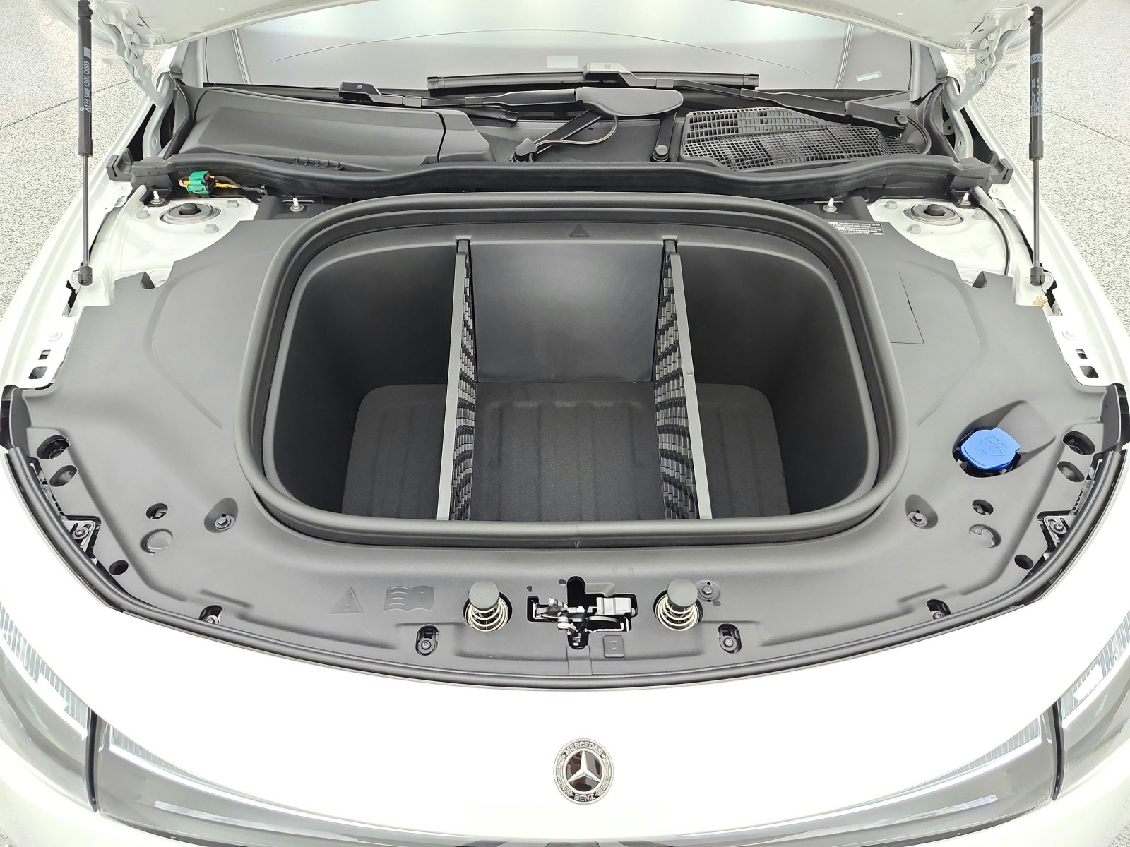 New 2027 Polar White Mercedes-Benz CLA 350 Electric 4MATIC® image 12