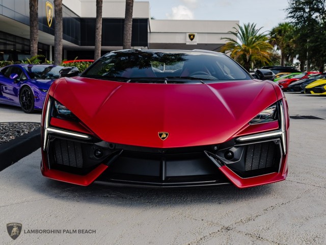 Lamborghini Revuelto